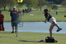 Des Reading putts on Hole 5 at the 2006 USDGC.